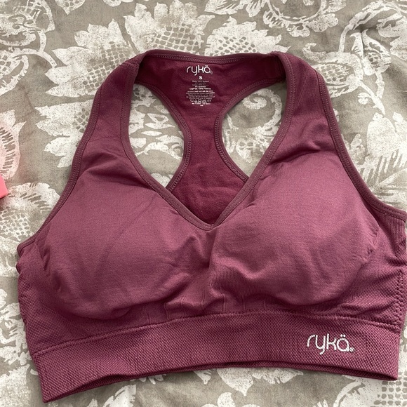 SPORT BRAS🤍🤍 - Picture 3 of 7